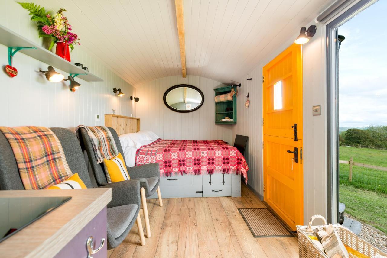 The Big Cwtch Shepherd'S Hut Kidwelly Ngoại thất bức ảnh