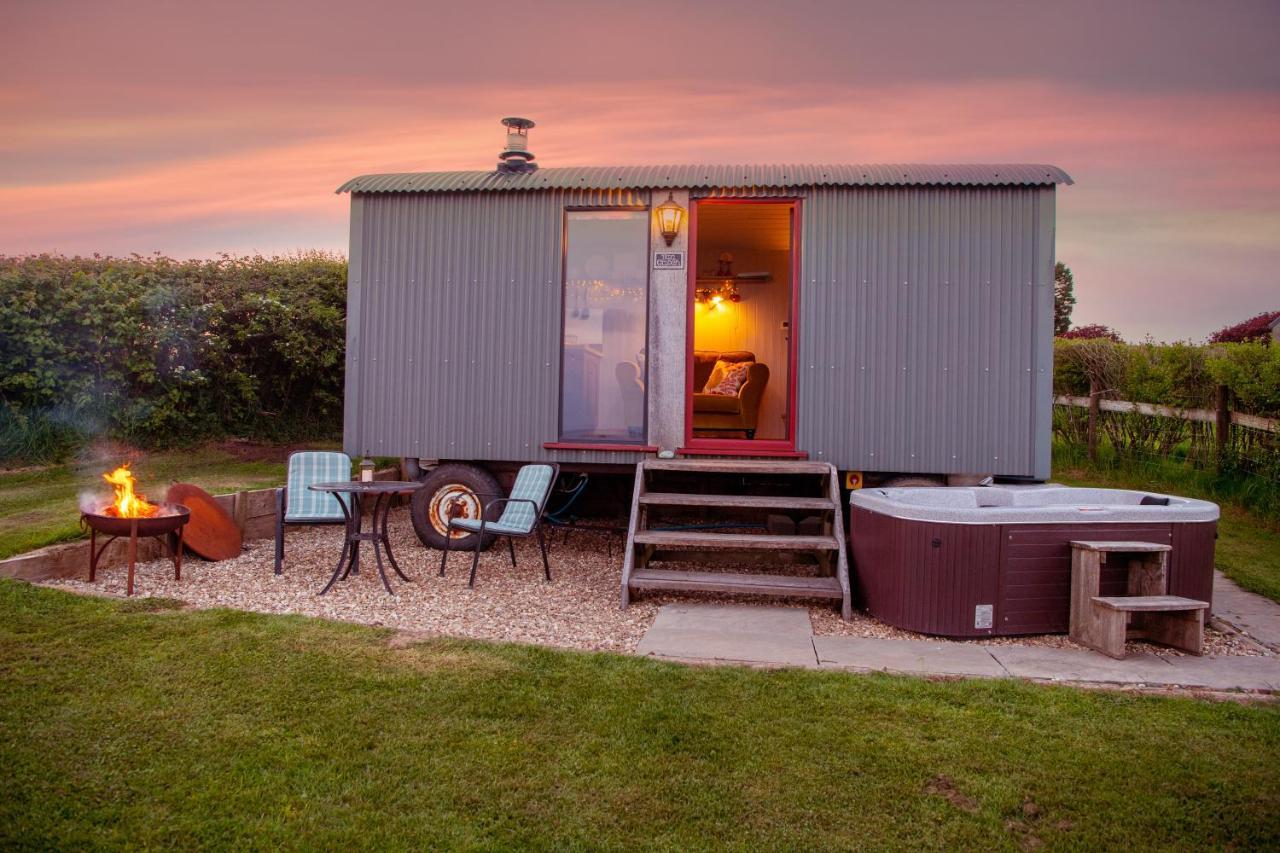 The Big Cwtch Shepherd'S Hut Kidwelly Ngoại thất bức ảnh